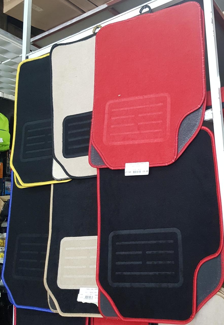 Her araca uyumlu halı paspas seti ön-arka